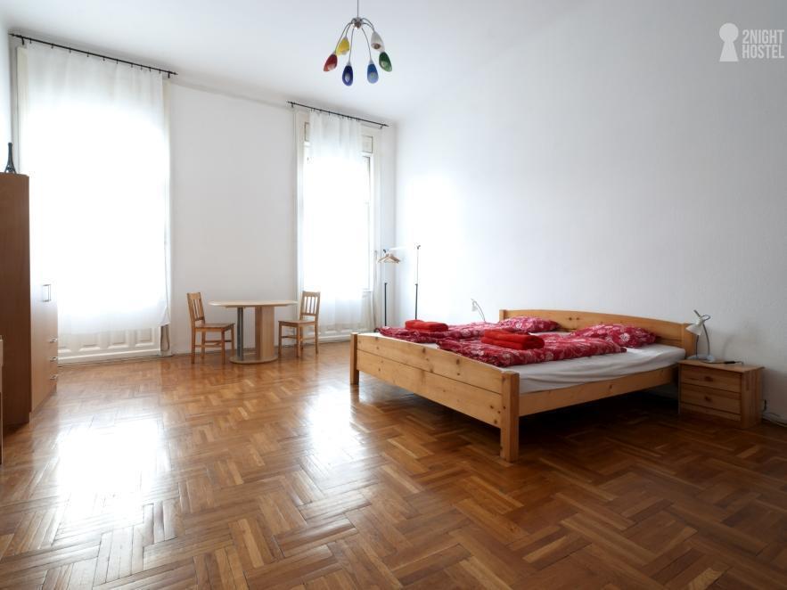 2Night Hostel Budapest Eksteriør billede