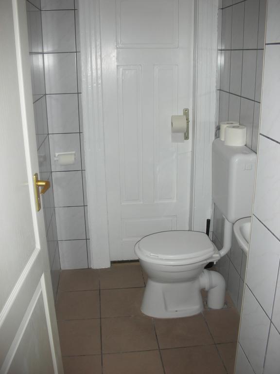 2Night Hostel Budapest Eksteriør billede