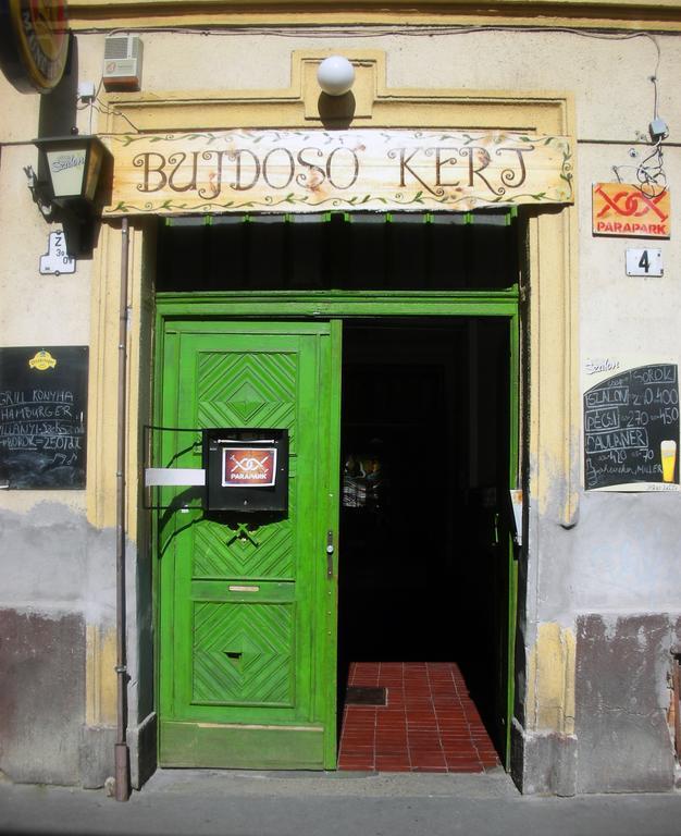 2Night Hostel Budapest Eksteriør billede
