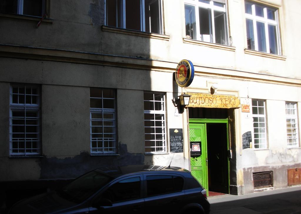 2Night Hostel Budapest Eksteriør billede