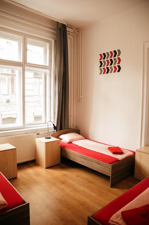 2Night Hostel Budapest Eksteriør billede