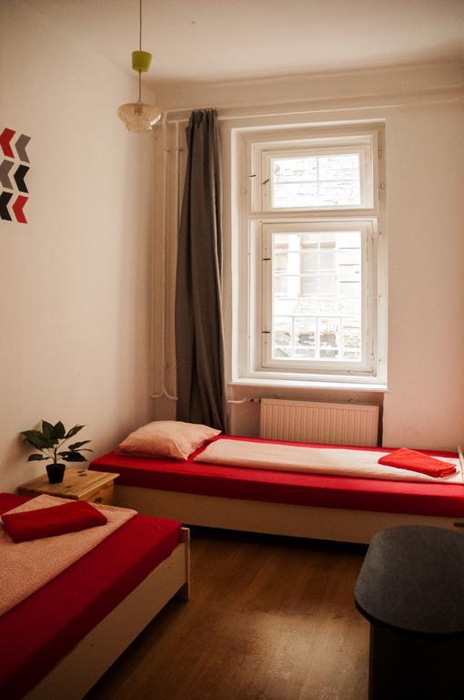 2Night Hostel Budapest Eksteriør billede