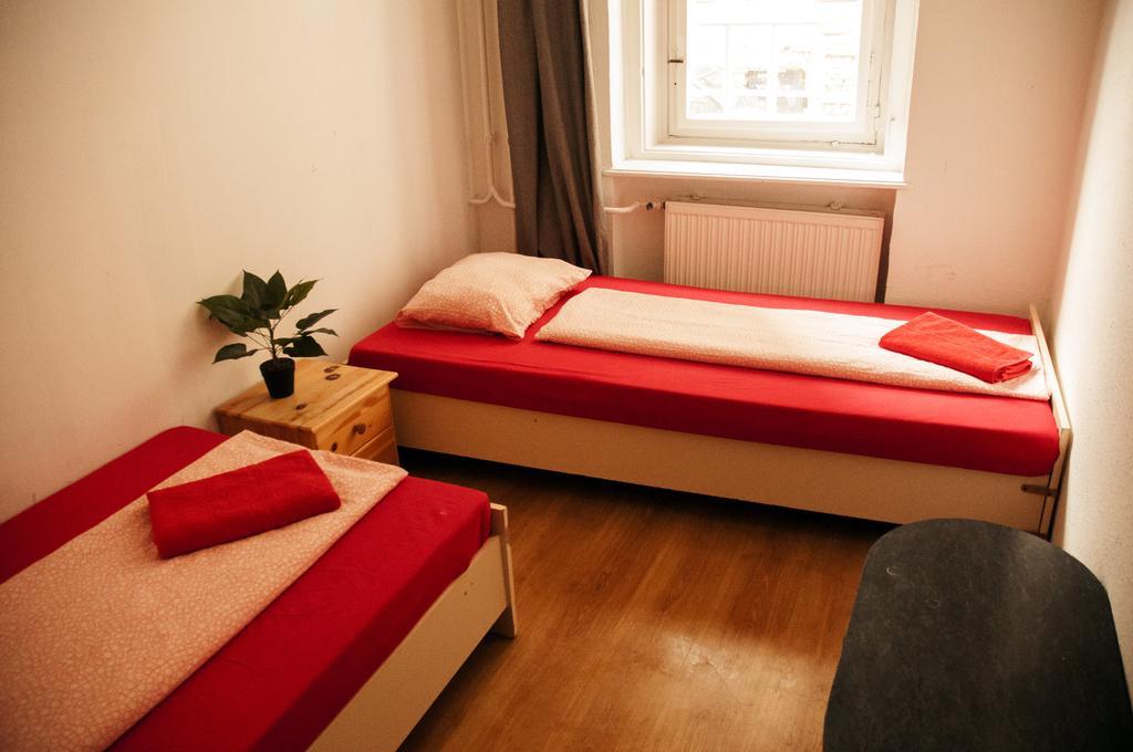 2Night Hostel Budapest Eksteriør billede