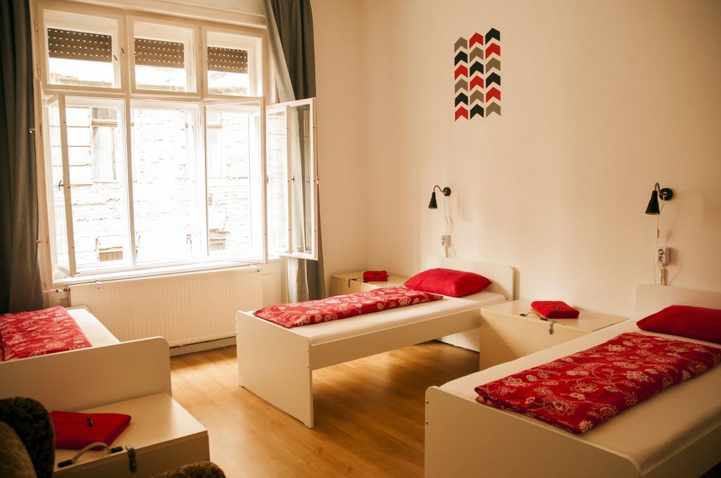 2Night Hostel Budapest Eksteriør billede