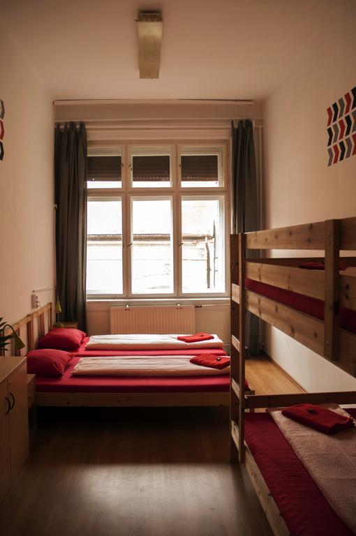 2Night Hostel Budapest Eksteriør billede