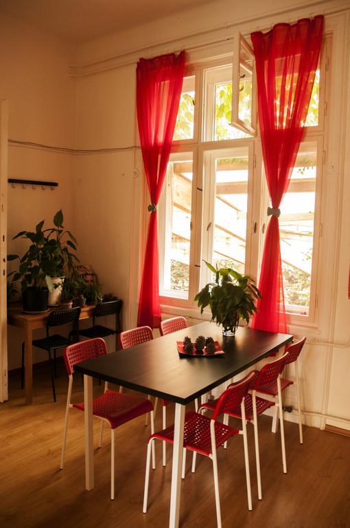 2Night Hostel Budapest Eksteriør billede